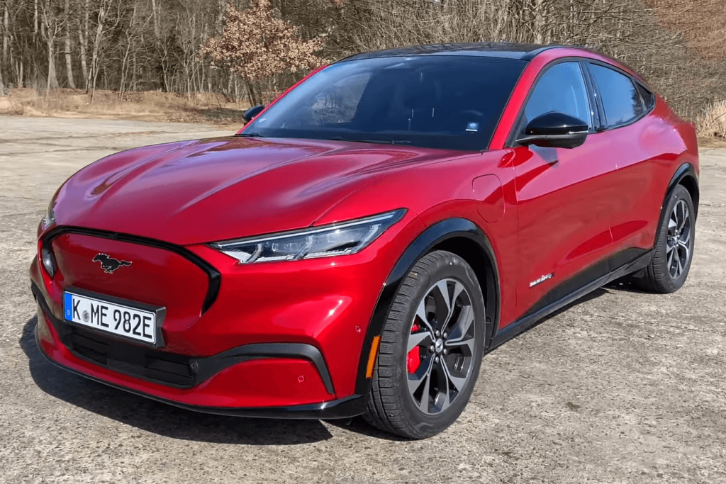 Best New Electric and Hybrid cars of 2021