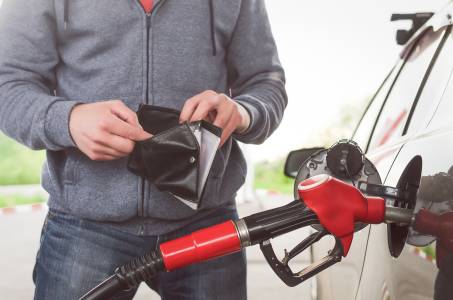 Record Petrol Prices Adding to Pressure on Motorists